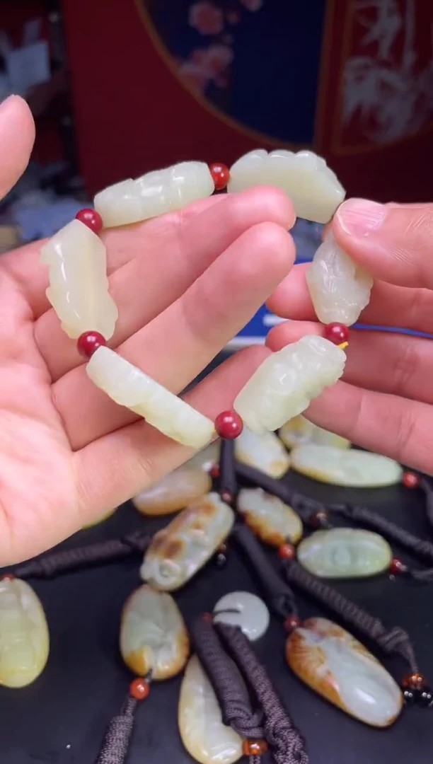 颈饰未镶嵌和田玉123