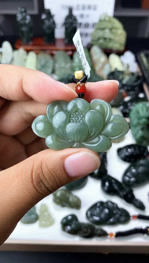 颈饰未镶嵌和田玉1