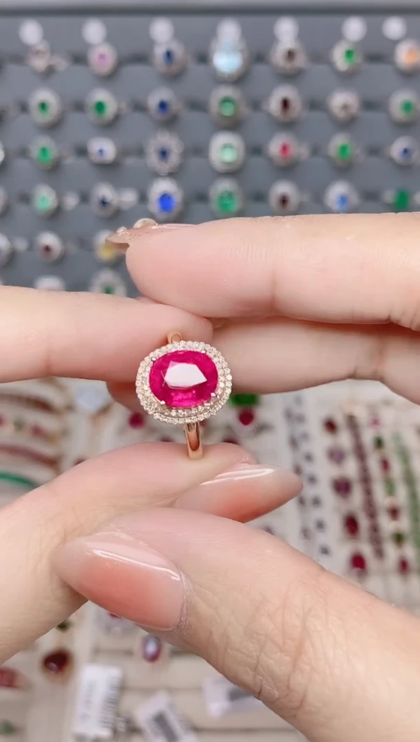 碧玺戒指18K金镶嵌碧玺.