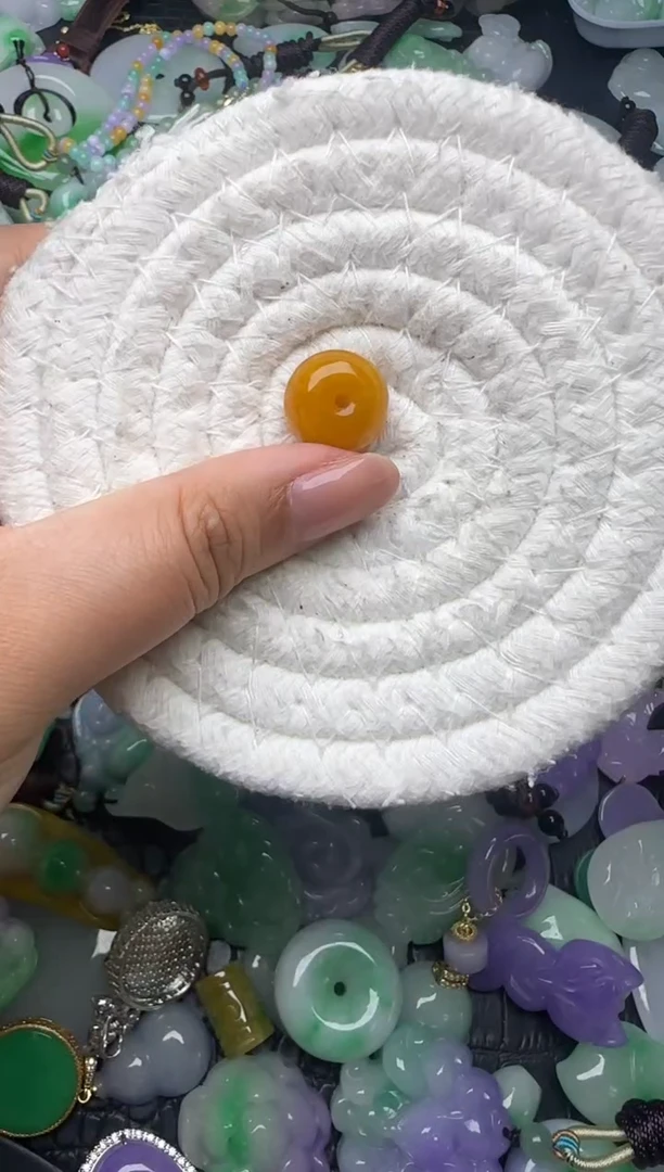 颈饰未镶嵌翡翠缅甸翡翠吊坠
