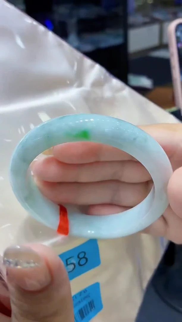 未镶嵌手镯翡翠翡翠手镯
