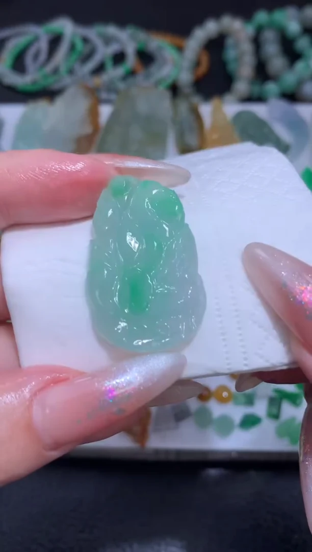 未镶嵌定制翡翠就位