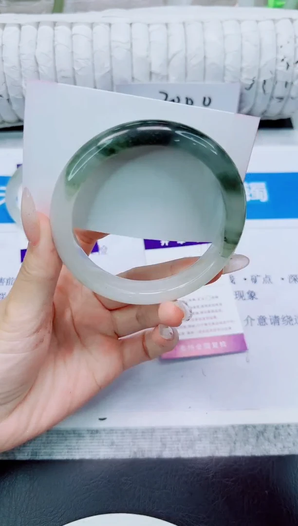 未镶嵌手镯石英质玉66/62.3