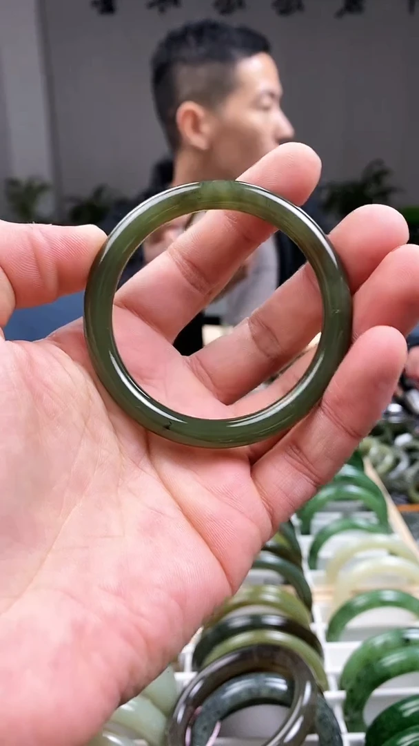 【闪购商品】和田玉手镯未镶嵌52.9