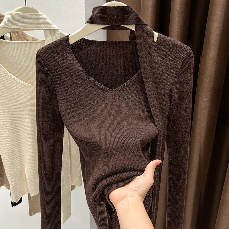 咖色显瘦设计感V领T恤上衣女秋季新款时髦软糯针织内搭长袖打底衫