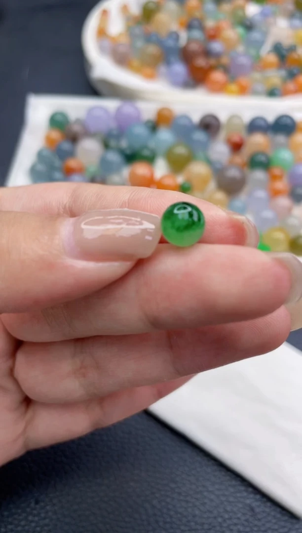 定制翡翠未镶嵌没****室珠子