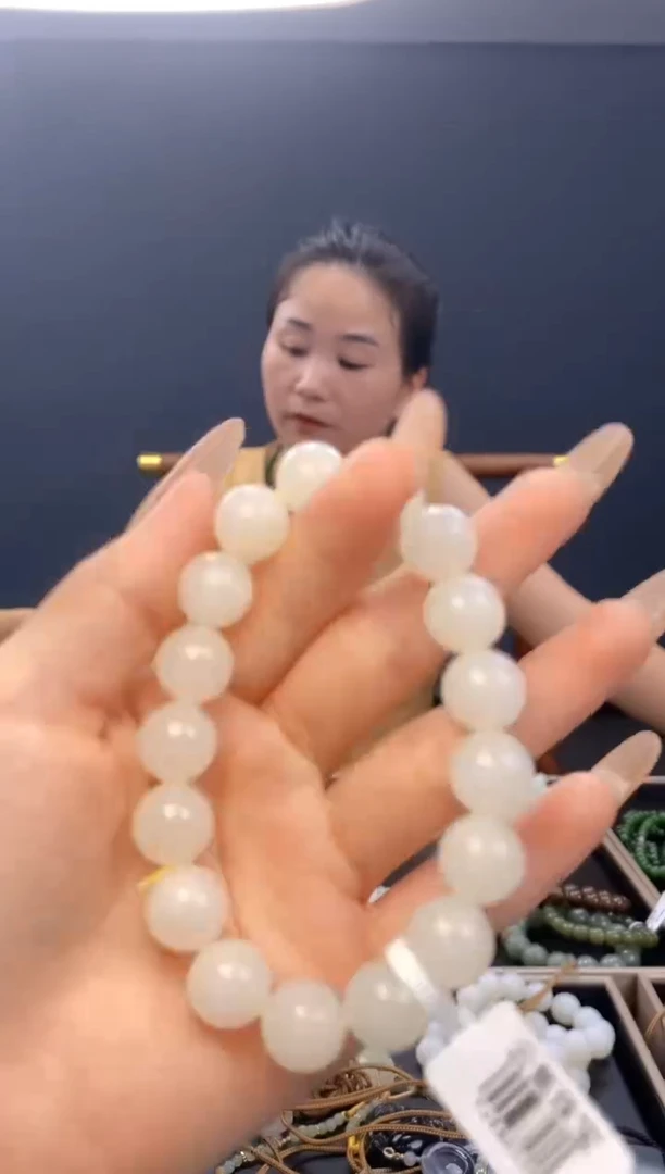 和田玉未镶嵌颈饰拍一发一