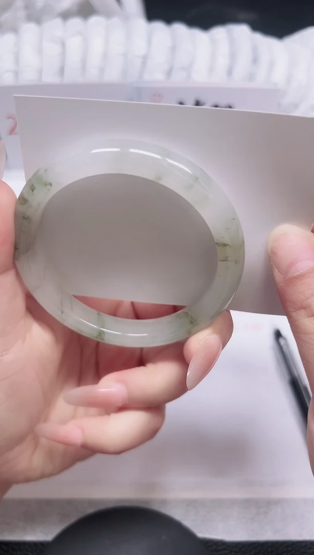 未镶嵌手镯石英质玉56-58.3