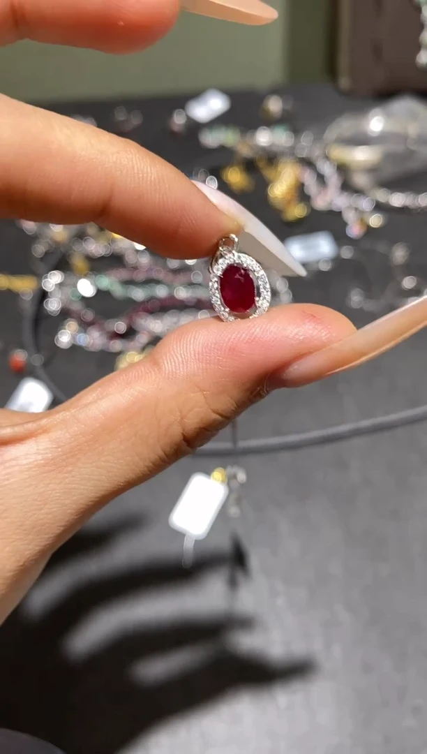 颈饰银S925镶嵌红宝石吊坠