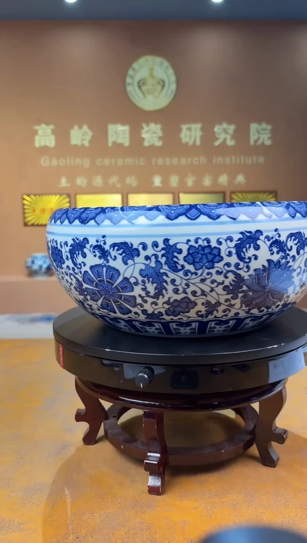 摆件景德镇青花缠枝莲好运缸