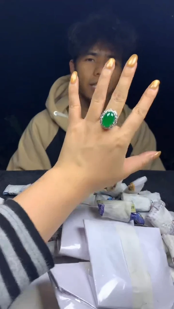 满色吊坠 所见即所得！！