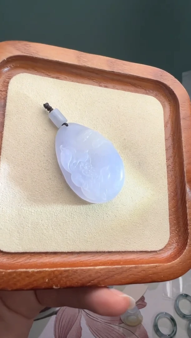 未镶嵌定制翡翠紫底莲花鱼