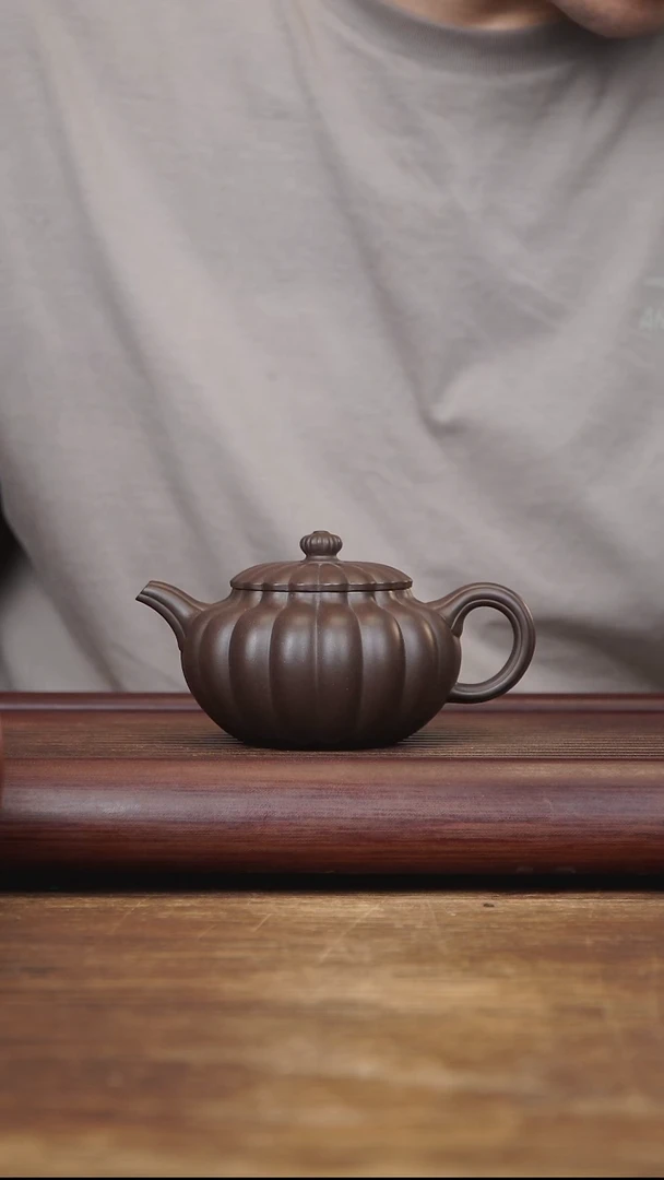 茶壶紫砂180ml 筋纹仿古 紫泥