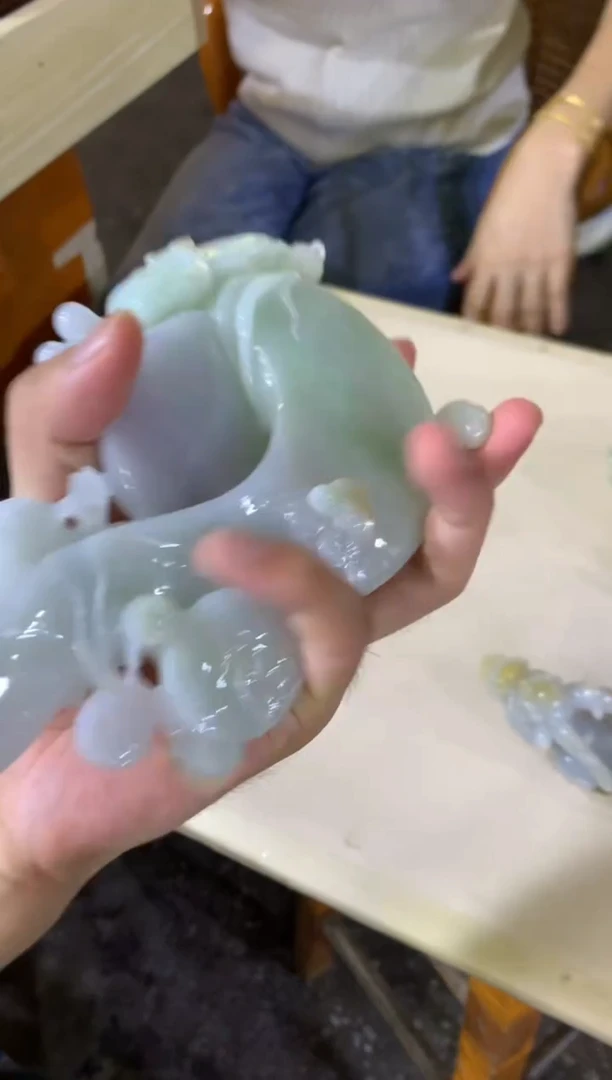 翡翠摆件未镶嵌睛**镜翡翠摆件