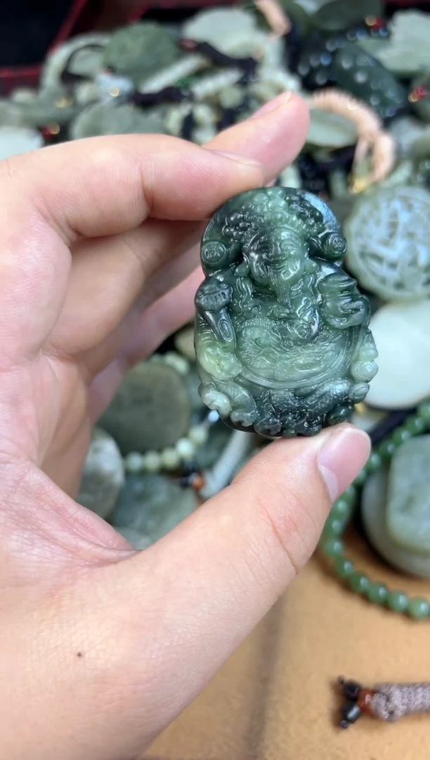 和田玉未镶嵌颈饰1