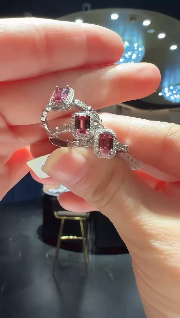 【闪购商品】石榴石戒指银S925镶嵌3】多样性发其一