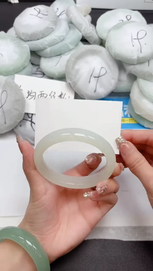 未镶嵌手镯石英质玉274-60.2