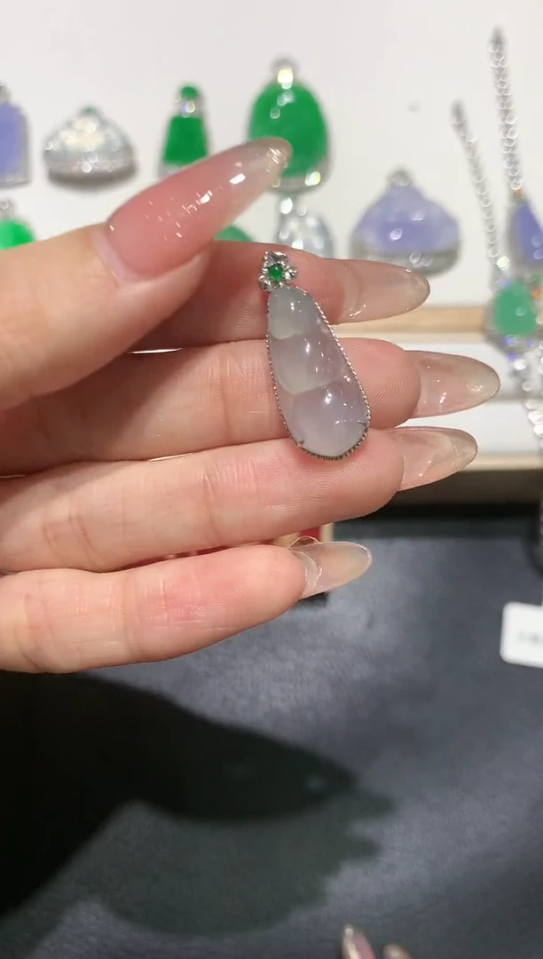 【闪购商品】翡翠吊坠(不含链)18K金镶嵌团购1