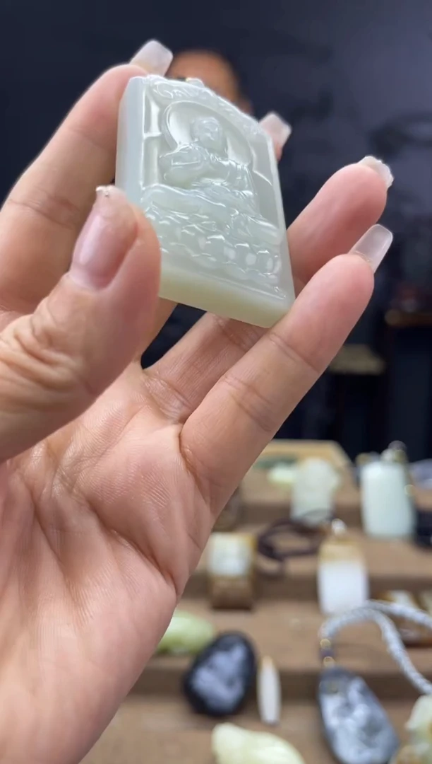 颈饰未镶嵌和田玉1