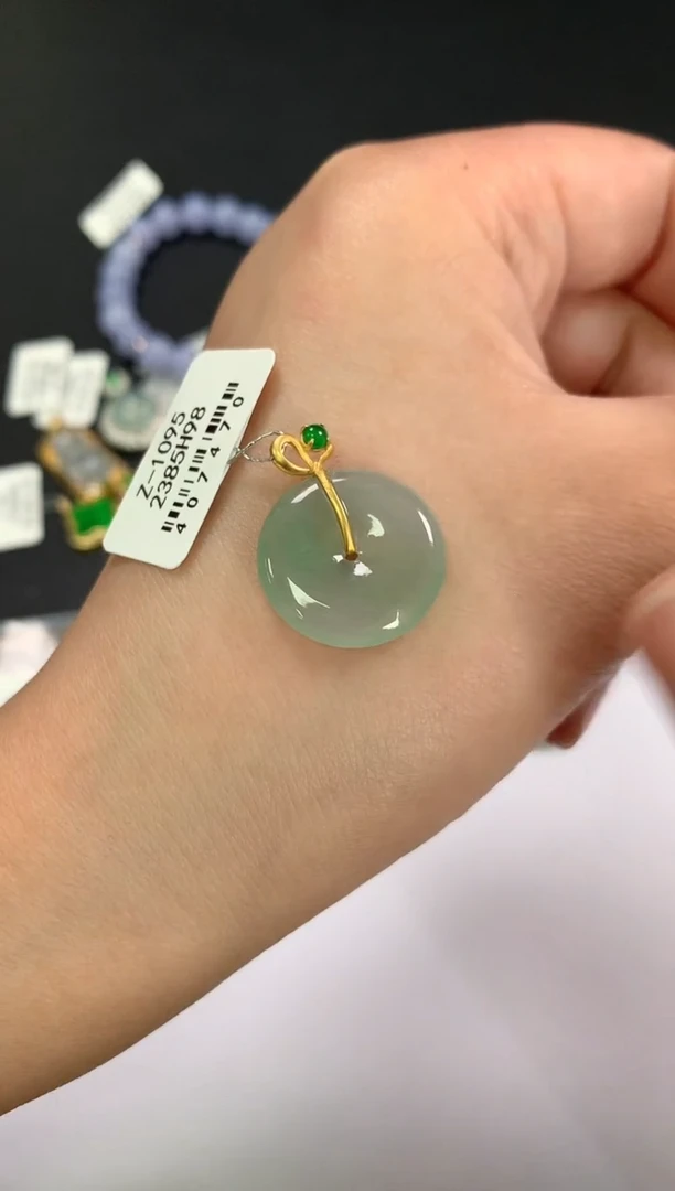 颈饰18K金镶嵌翡翠54