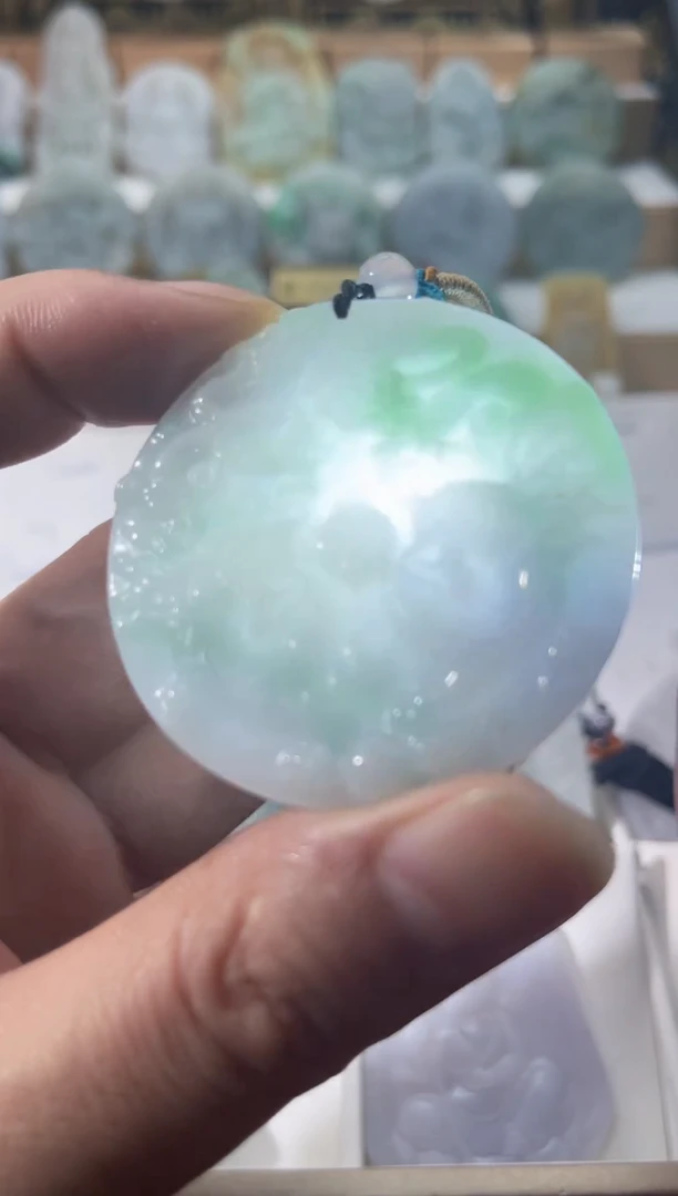 吊坠(赠链)未镶嵌翡翠10/18/      95