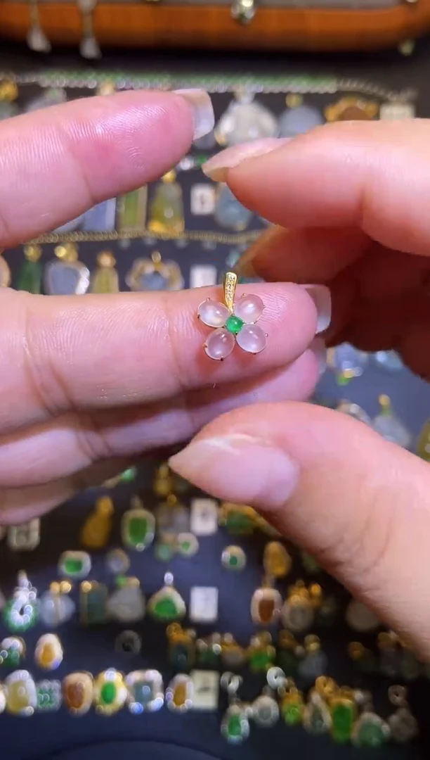 翡翠18K金镶嵌吊坠(不含链)1