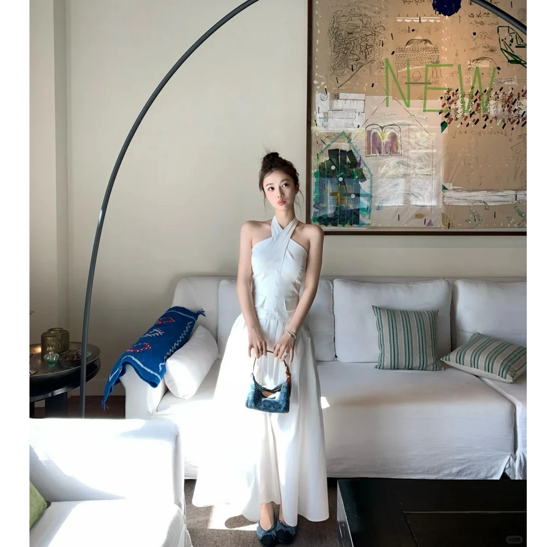 法式性感交叠挂脖领露背收腰显瘦背心上衣女搭配高腰蓬蓬半身裙潮