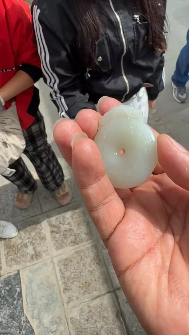 未镶嵌和田玉（糖玉）挂件和田玉