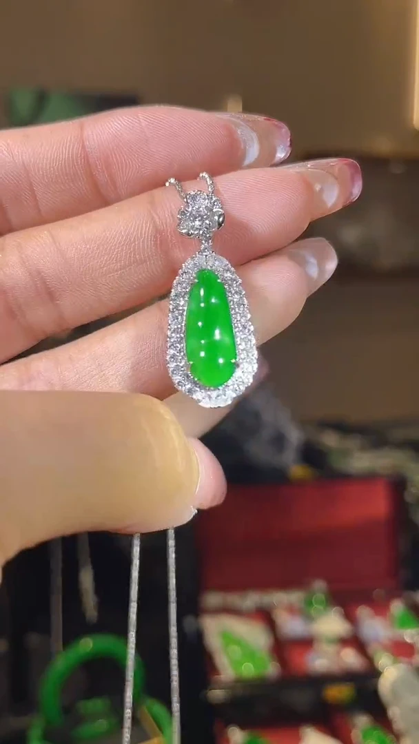 【闪购商品】翡翠吊坠(不含链)银S925镶嵌天然翡翠A货