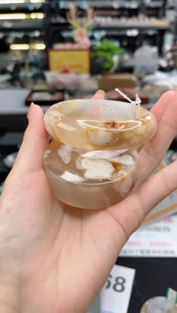 【闪购商品】石英质玉手镯未镶嵌59圈口（赠品镯心）1600174