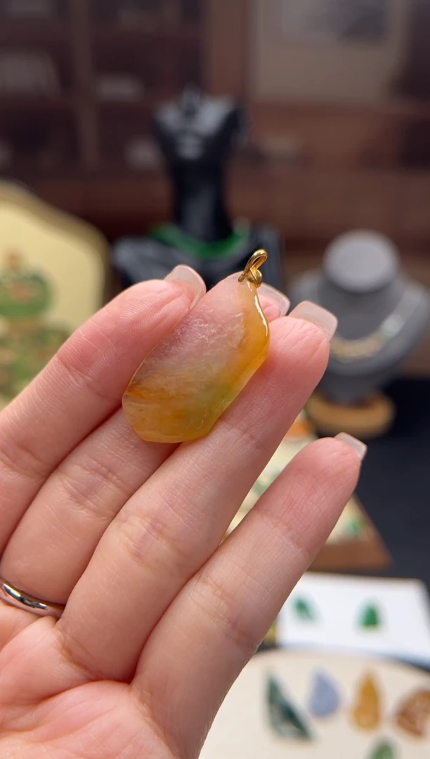 颈饰18K金镶嵌翡翠翡翠A货 闪购多样性