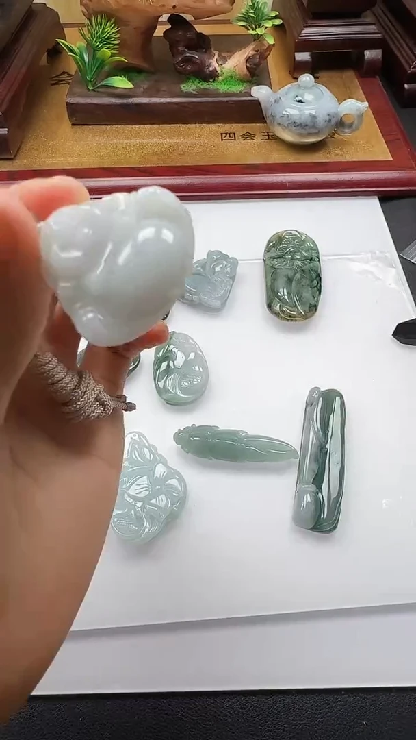 吊坠(不含链)未镶嵌翡翠1