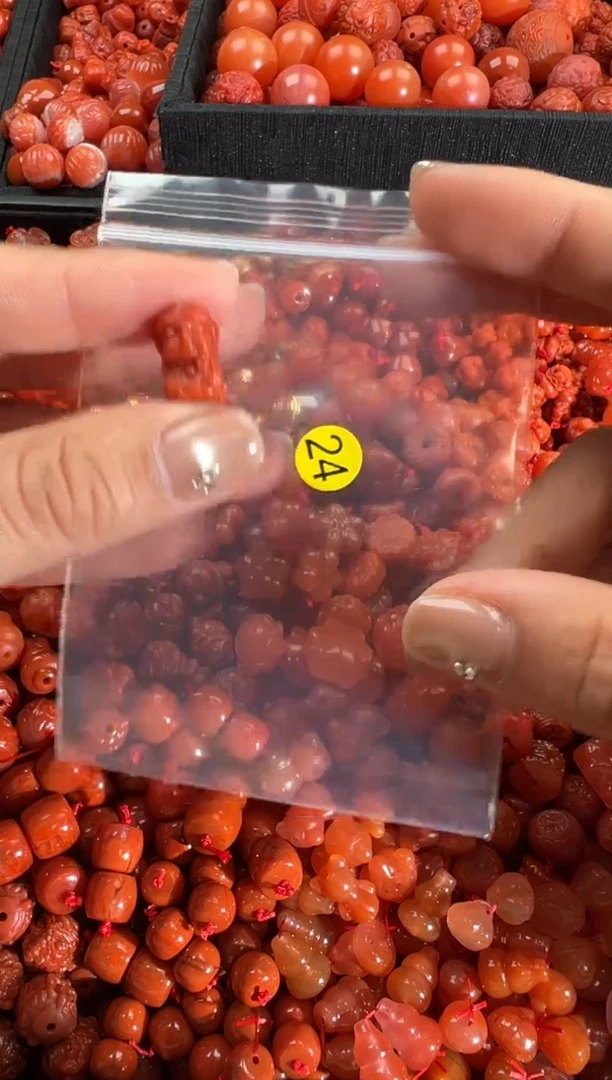 【闪购商品】南红玛瑙颈饰未镶嵌1