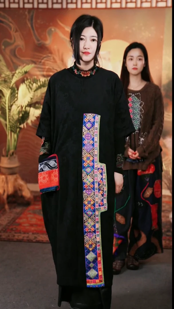 套头款黑色袍子类型259