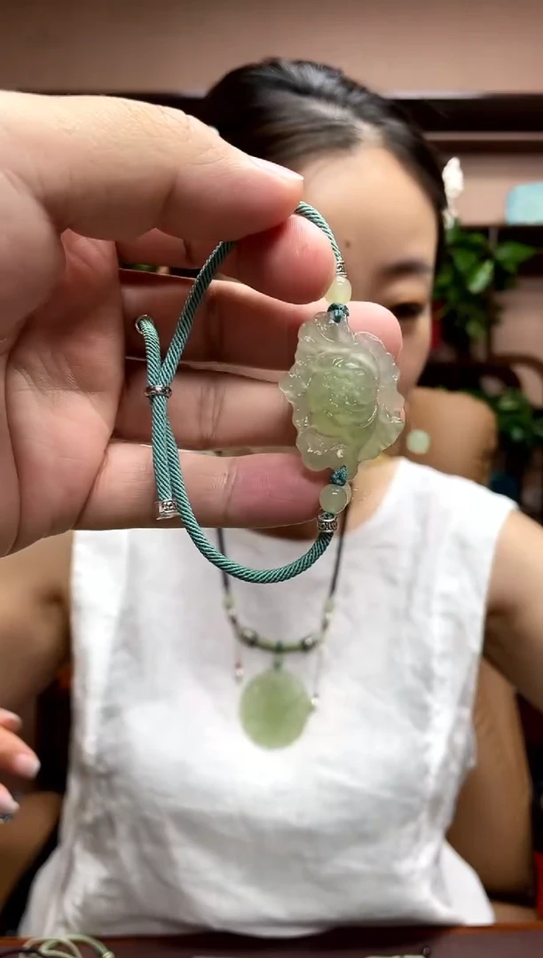 岫玉未镶嵌手牌多样性发货发其中之一