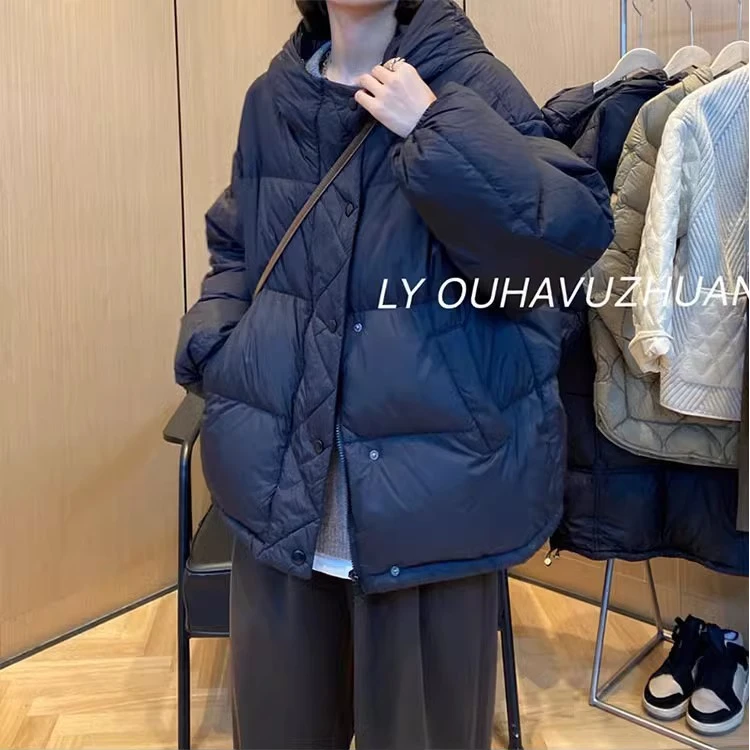 欧货黑色短款连帽羽绒服女冬季爆款2021新款白鸭绒外套面包服加厚