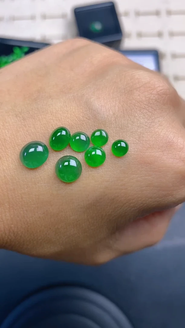 定制翡翠未镶嵌天然翡翠蛋面38