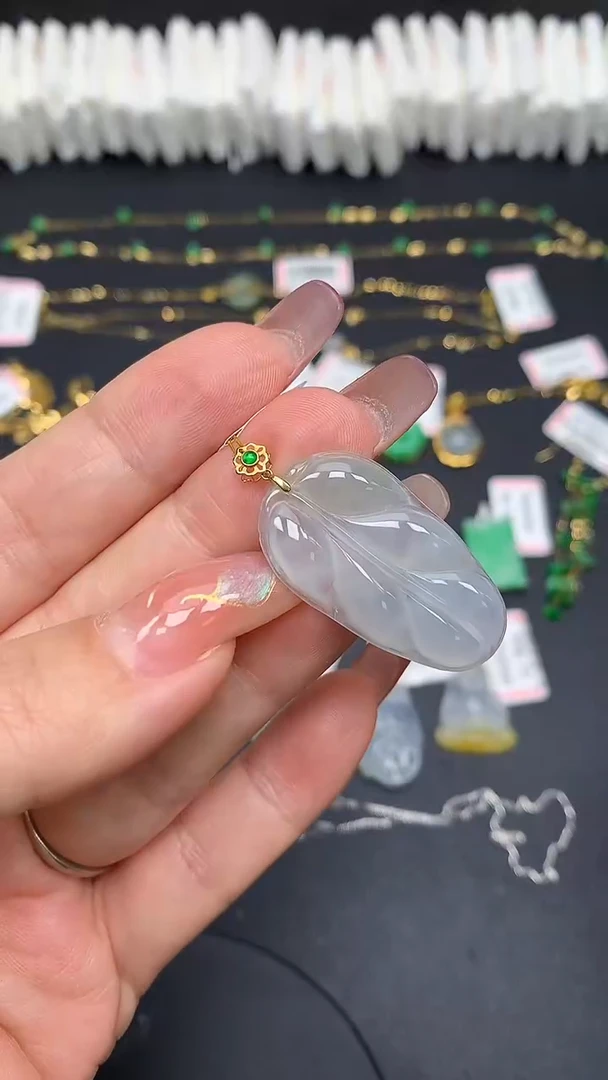 翡翠18K金镶嵌吊坠(不含链)MS193670