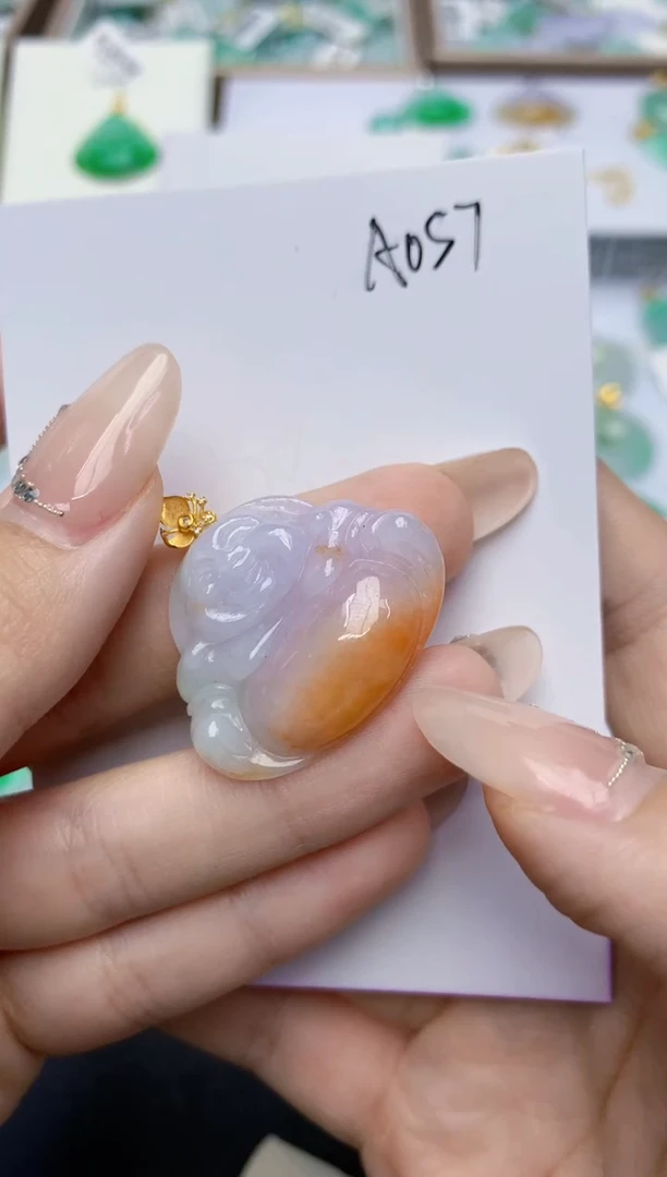 翡翠18K金镶嵌颈饰天然缅甸翡翠A货