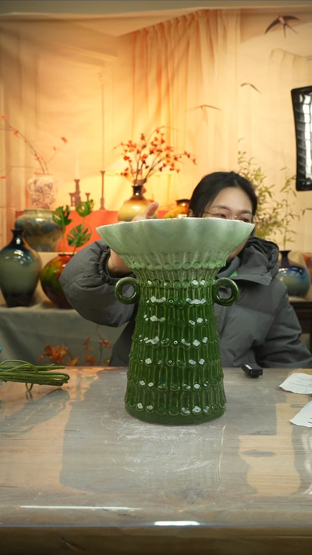 高 度30口  径23花瓶