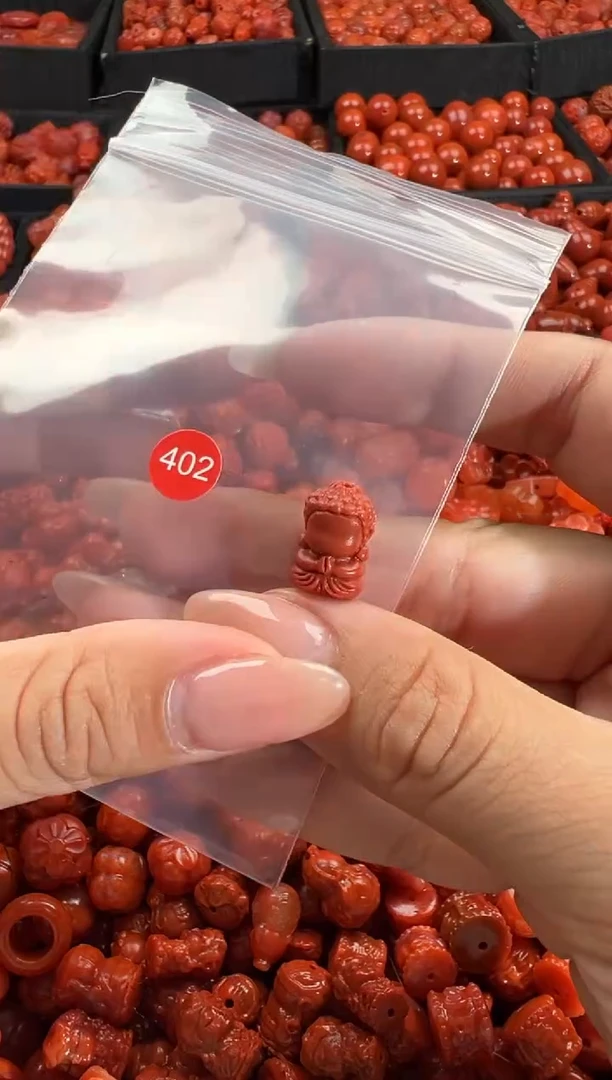 颈饰未镶嵌南红玛瑙1