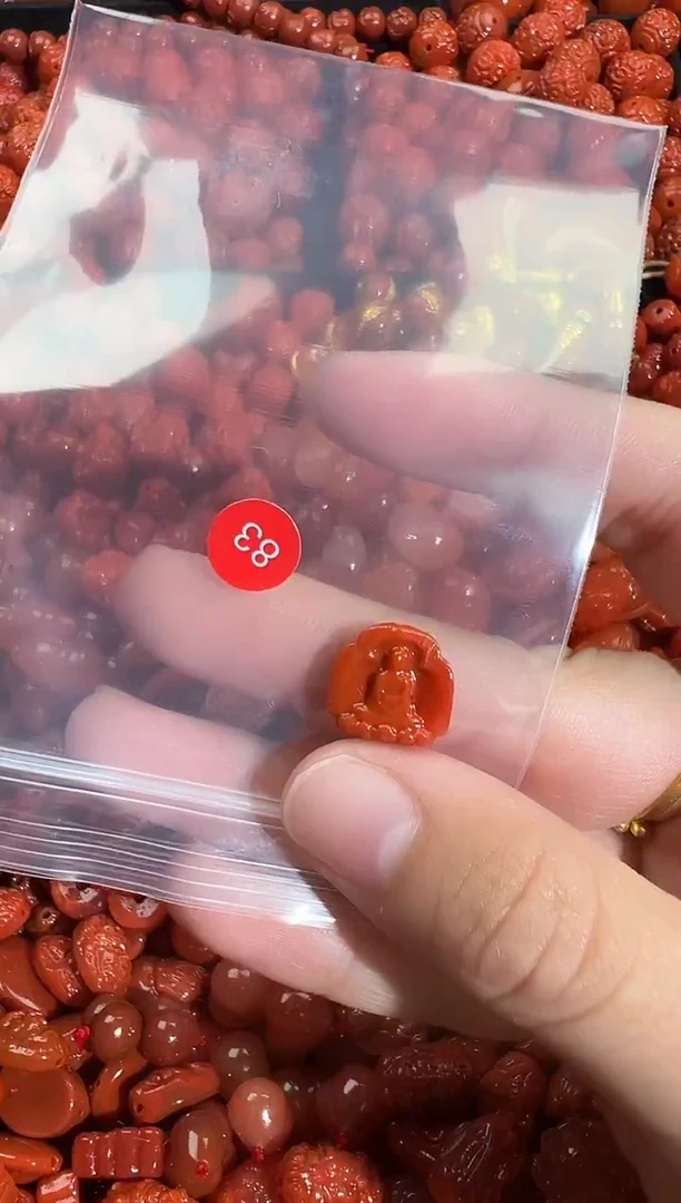 颈饰未镶嵌南红玛瑙1