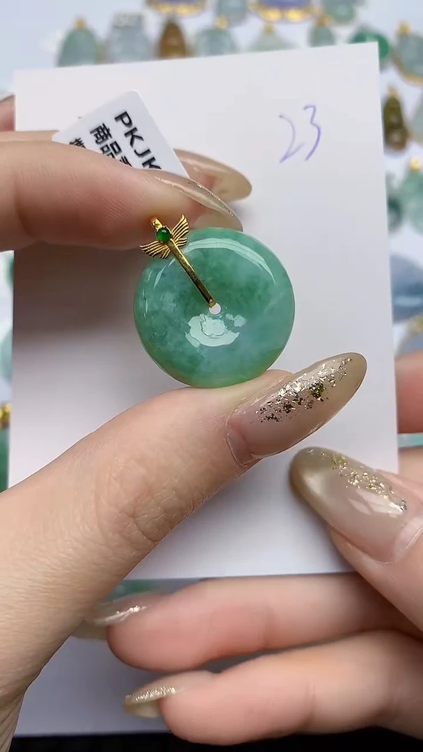 【闪购商品】翡翠颈饰18K金镶嵌天然翡翠A货