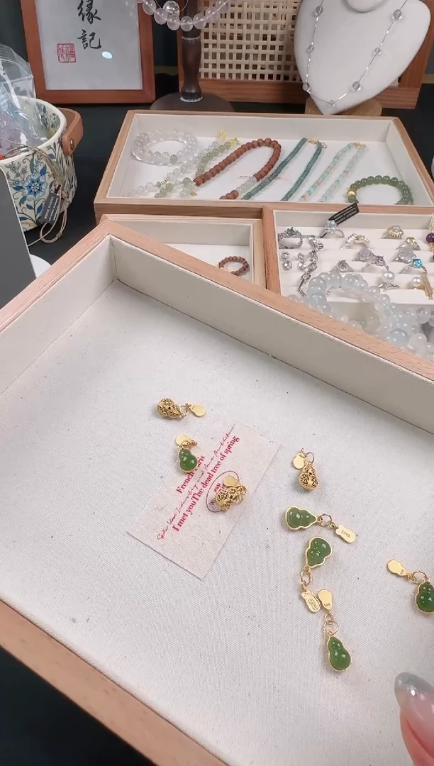 和田玉未镶嵌耳饰43