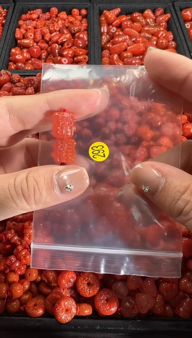 【闪购商品】南红玛瑙颈饰未镶嵌1