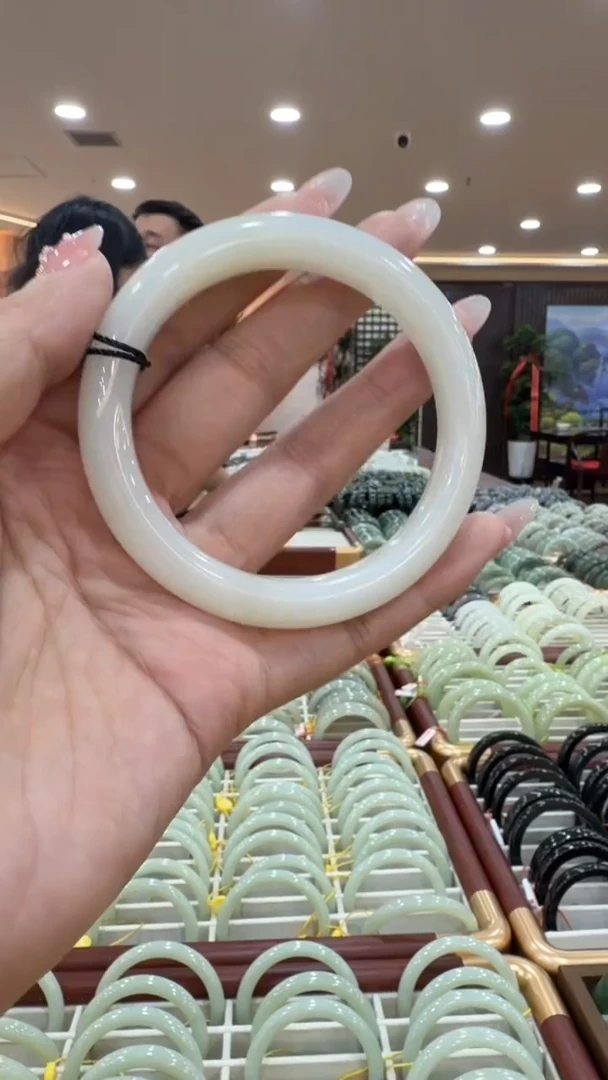 颈饰未镶嵌和田玉手镯59