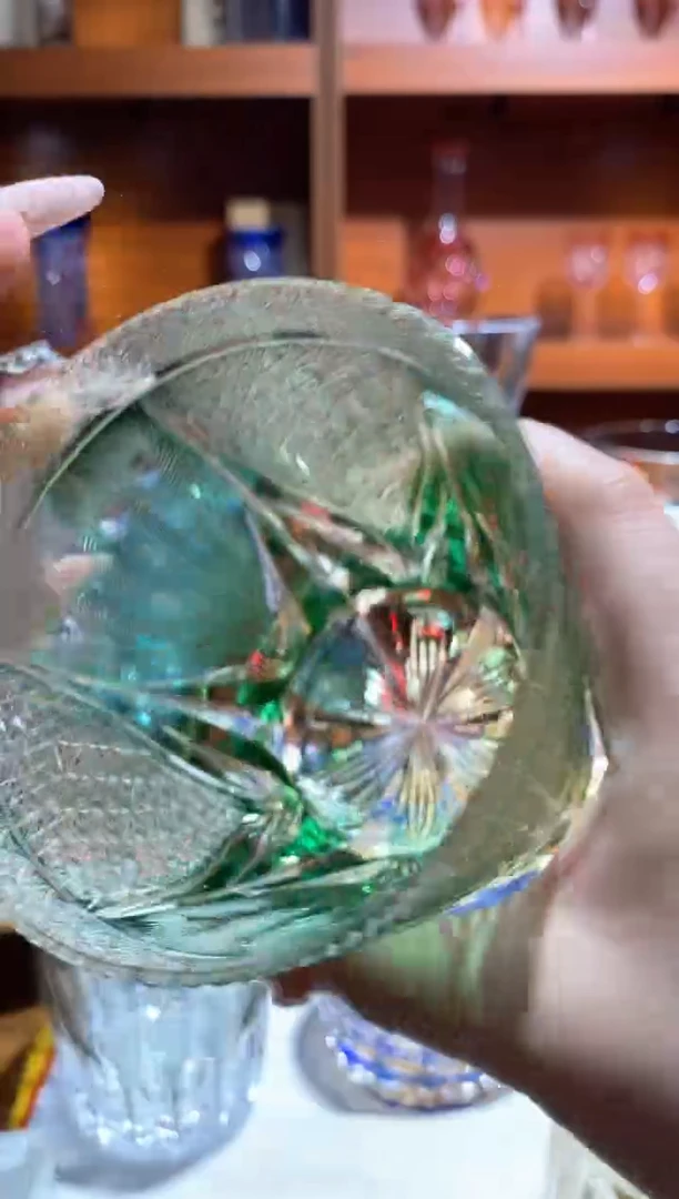 手工艺品玻璃微瑕绿孔雀