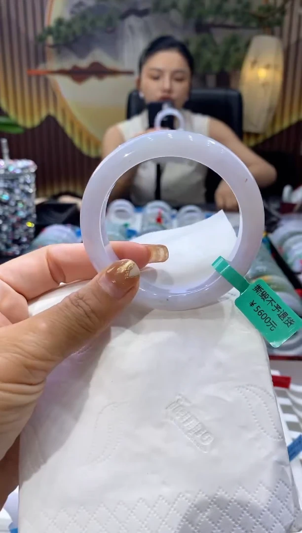 翡翠手镯未镶嵌多人09178