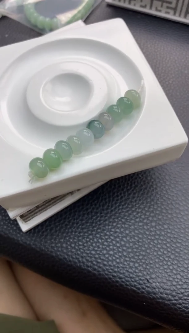 翡翠散珠61天然A货翡翠散珠