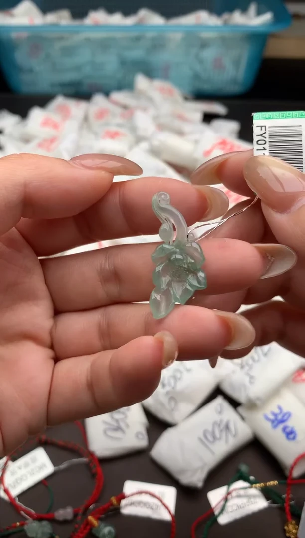 【闪购商品】翡翠挂件未镶嵌  一